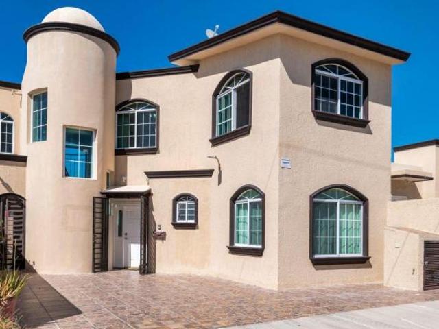 Casa con 3 recámaras y Estudio en Venta,La Paz, BCS