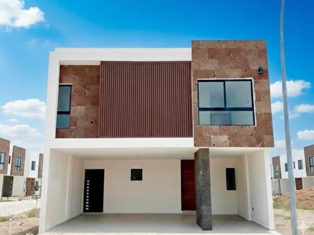 Casa con 3 recámaras y 160 m2 de terreno en venta en Punto Lomas Riviera