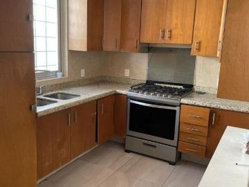 Casa con 3 recámaras y 184 m2 superficie de terreno en venta, Prados Tepeyac