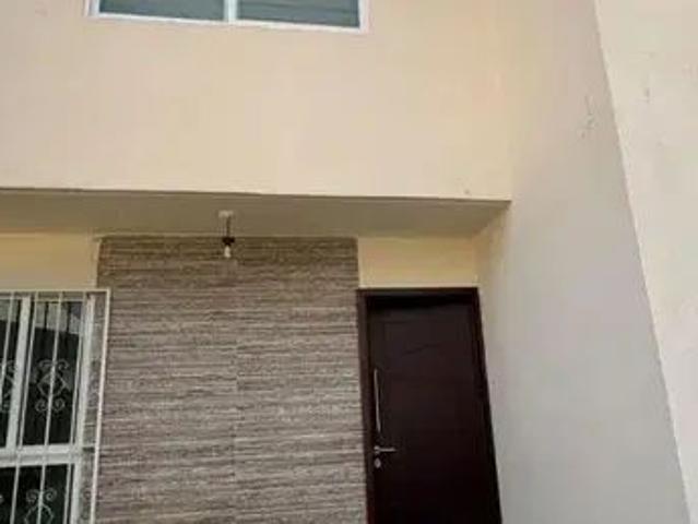 Casa Con 3 Recámaras Y 100 M² De Terreno En Renta, Cerc