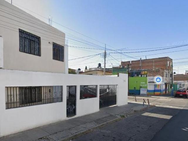 Casa con 3 recámaras y 120 m² superficie de terreno en venta, Hidalgo, Leon Gto