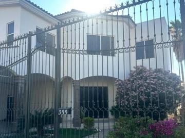 Casa con 3 recámaras y 352 m2 superficie de terreno en venta, Residencial Los Pinos