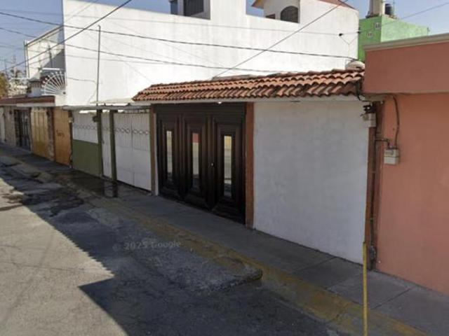 Casa con 3 recámaras de 130 m² de terreno en venta en Villa de las Flores 1a Sección