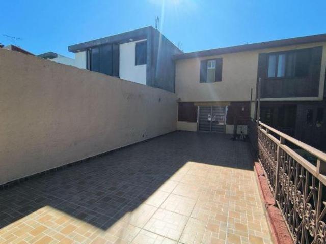 Casa con 3 recámaras en venta, 360 m² superficie de terreno, Bosques del Lago