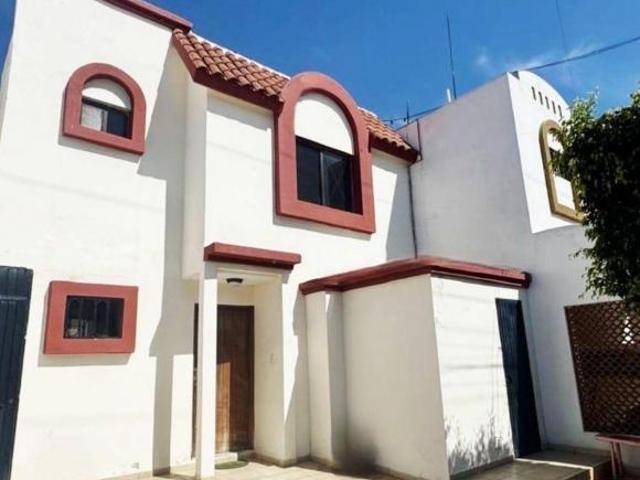 Casa con 3 recámaras en venta en Isla Residencial