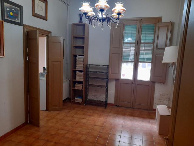 ¡OPORTUNIDAD! Casa con terraza y garaje en Centro de Mataró