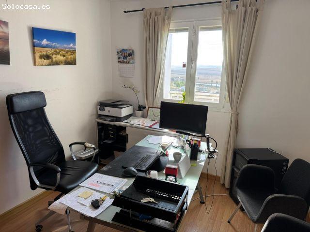 CASA CON TERRAZA Y JARDÍN EN CONIL DE LA FRA