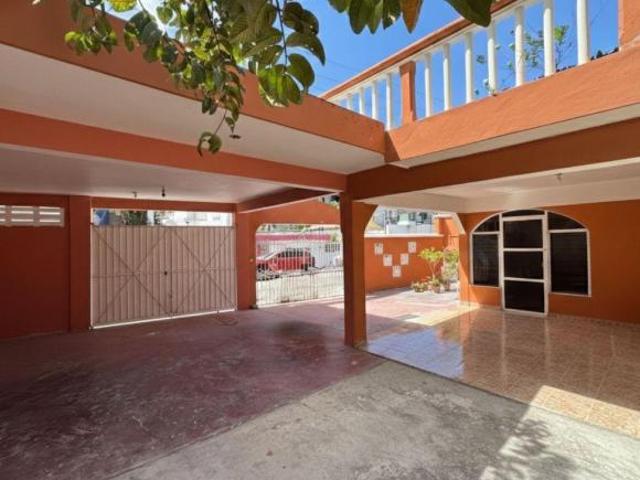 Casa con terreno amplio ideal para construir, en venta, Centro, Cozumel