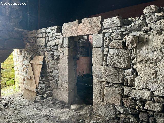 CASA CON TERRENO DE 1200M2 PARA REFORMAR A 1KM DE LA ESTACIÓN DE AVE