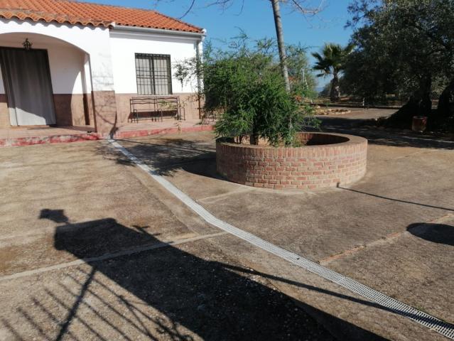 CASA CON TERRENO EN MONTORO!