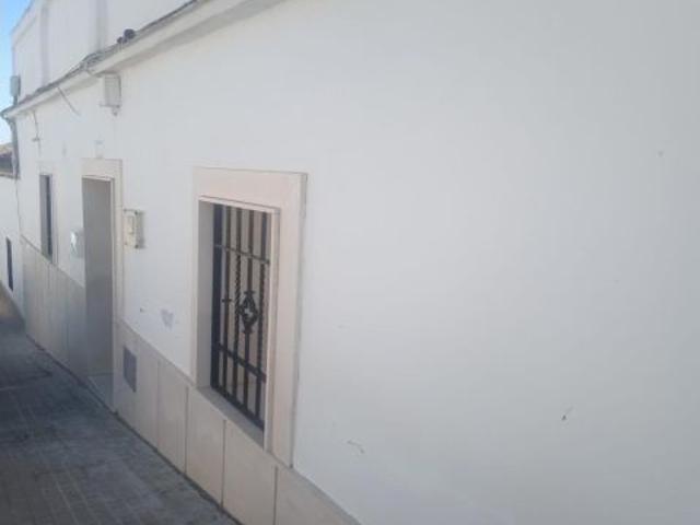CASA CON TERRENO EN ALMODÓVAR