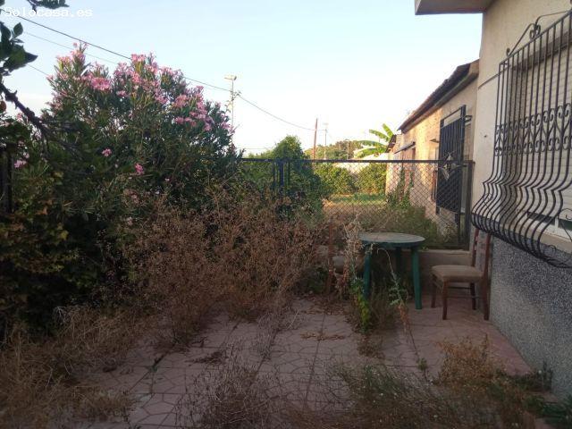 Casa con terreno en la huerta