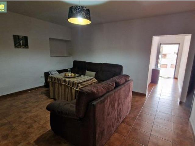 Casa con terreno en la zona de Los Mochos