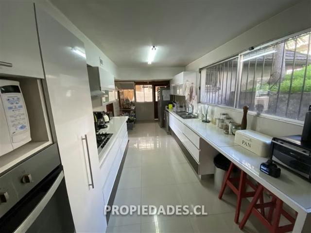Casa con terreno en Las Condes | 4 dormitorios por 16900.00 en Las Condes