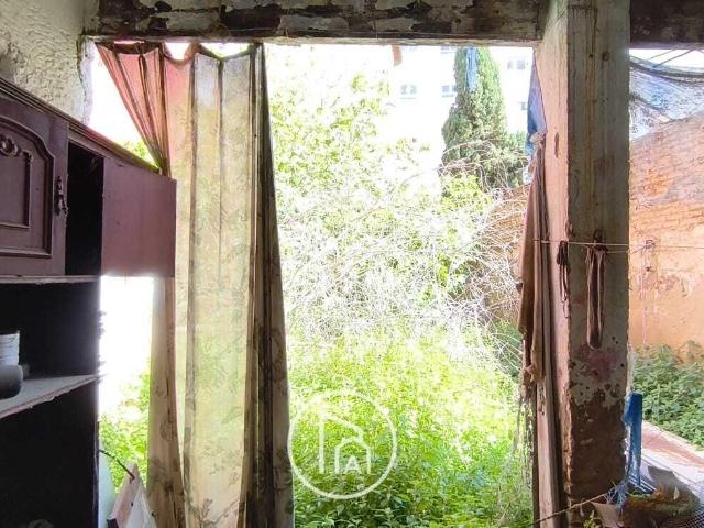 ¡ CASA CON TERRENO EN VALENCIA !