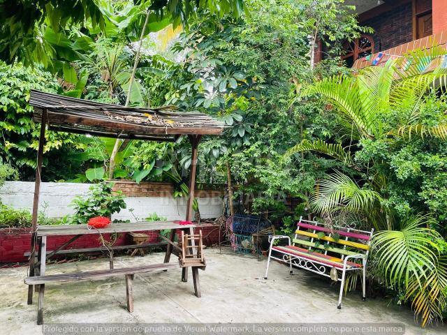 Casa con Terreno en Venta, Col. Las Vegas, Poza Rica, Ver