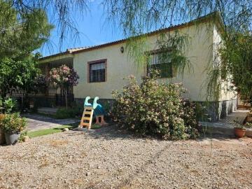 Casa con terreno en venta en Catral, 03158