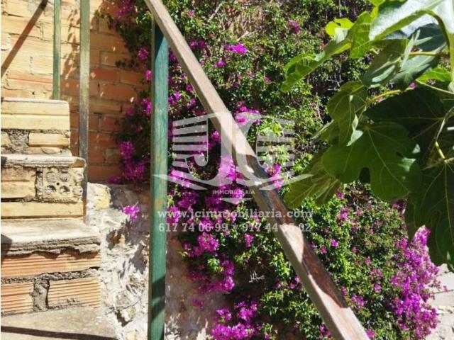 Casa con terreno en venta en Tivenys