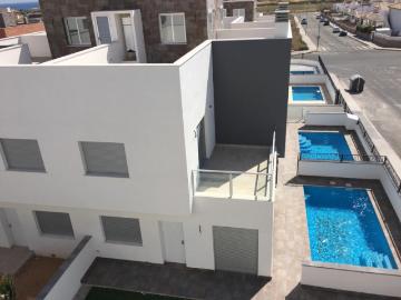 Casa con terreno en venta en Torrevieja, Punta Prima