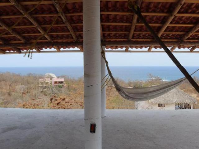 Casa con Terreno en Venta | Vista al Mar | Playa Aragón