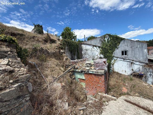 CASA CON TERRENO PARA RESTAURAR
