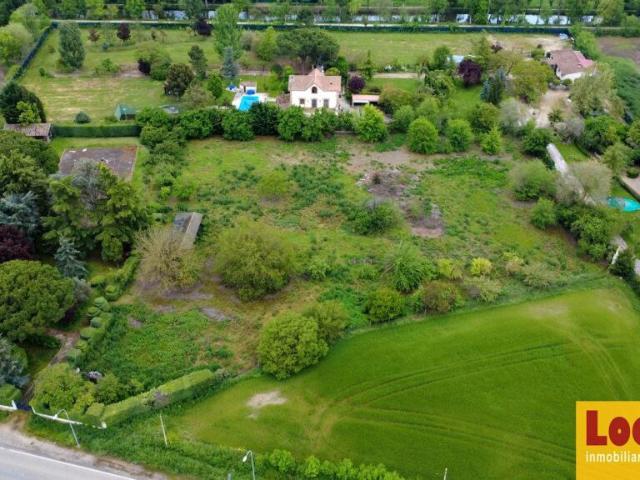 Casa con terreno vallado y piscina en Palencia