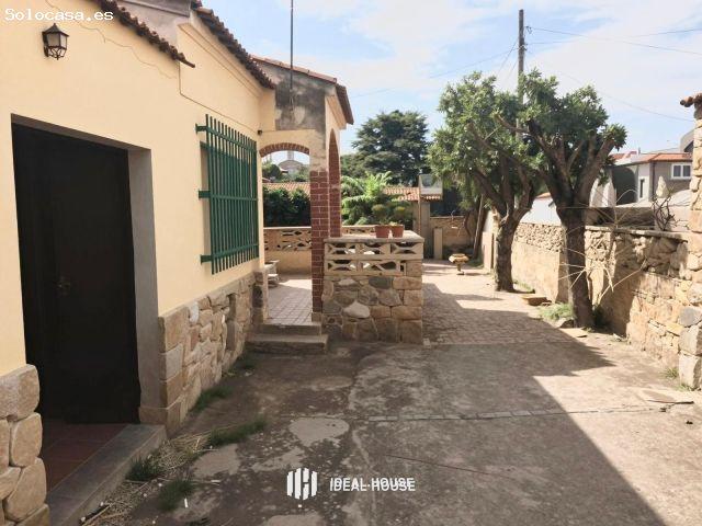 Casa con terreno y cochera en alquiler en Fortuna