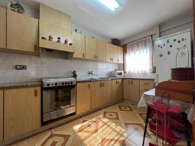 CASA CON TERRENO Y PISCINA