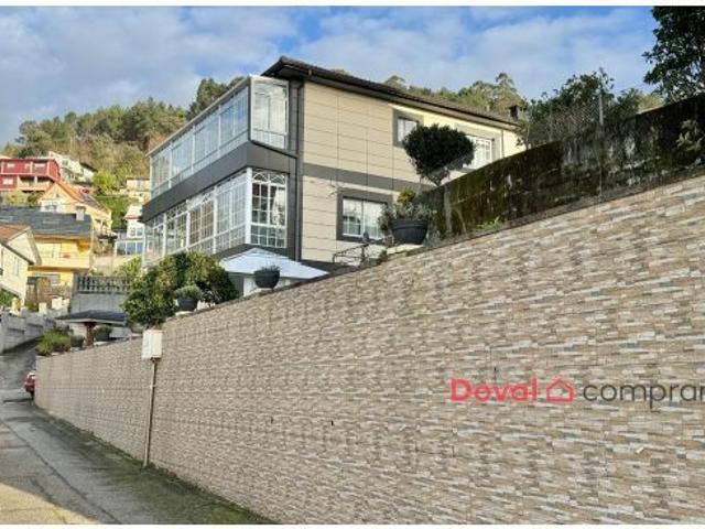 ? Casa con terreno y vistas a la Ría a 10 minutos de Vigo