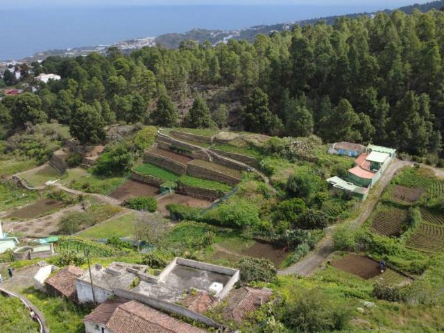 Casa con terreno y vistas al mar y al Teide en El Miradero, Icod de los Vinos