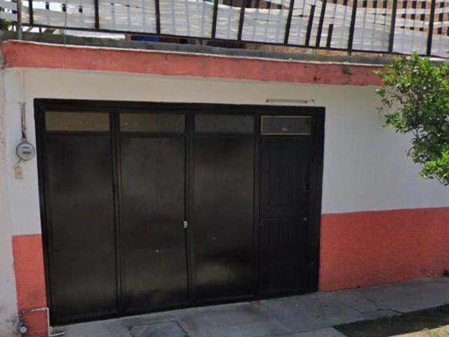 Casa con tres habitaciones