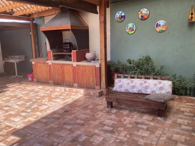 Casa con un linda area de quincho