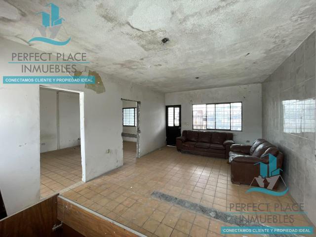 CASA CON USO COMERCIAL EN VENTA CENTRO DE GUADALUPE