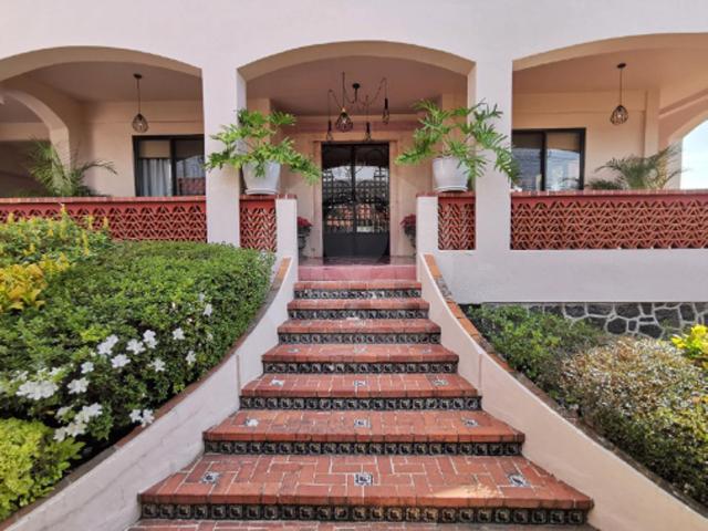 CASA CON USO DE SUELO COMERCIAL EN RENTA CUERNAVACA, MORELOS