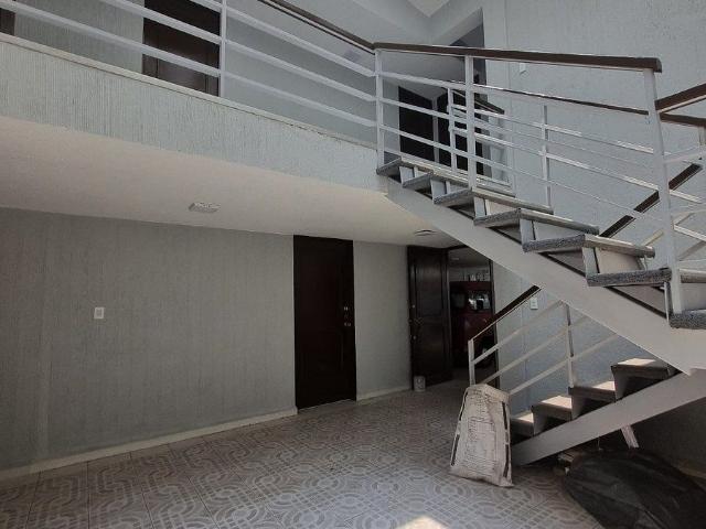 Propiedad versátil en DEL VALLE SUR | Oficinas, consultorios o casa habitación