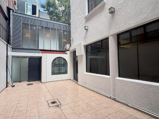 CASA CON USO DE SUELO EN RENTA EN POLANCO