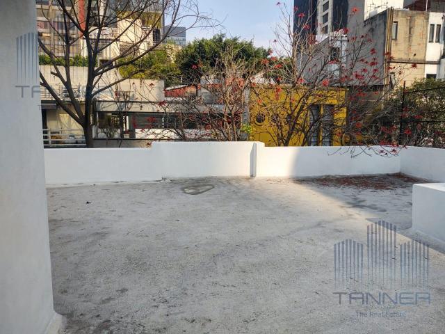CASA CON USO DE SUELO EN RENTA, IDEAL PARA OFICINAS O GIRO COMERCIAL, INCLUSO RESTAURANTE SIN LICENCIA DE BEBIDAS ALCOHOLICAS GH