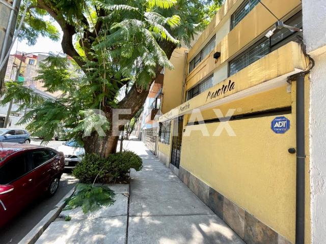 Casa con uso de suelo en Venta Nápoles