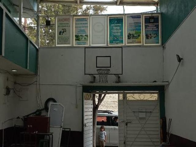 CASA CON USO DE SUELO, EXCELENTE UBICACIÓN