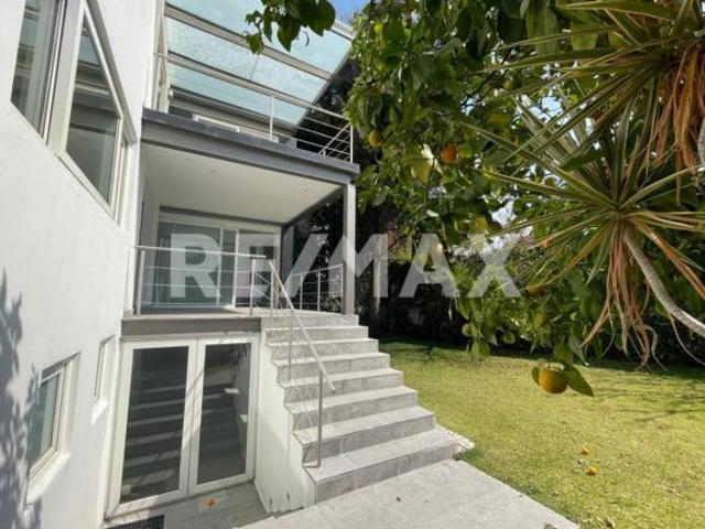 Casa con Uso de suelo Mixto en Alencastre