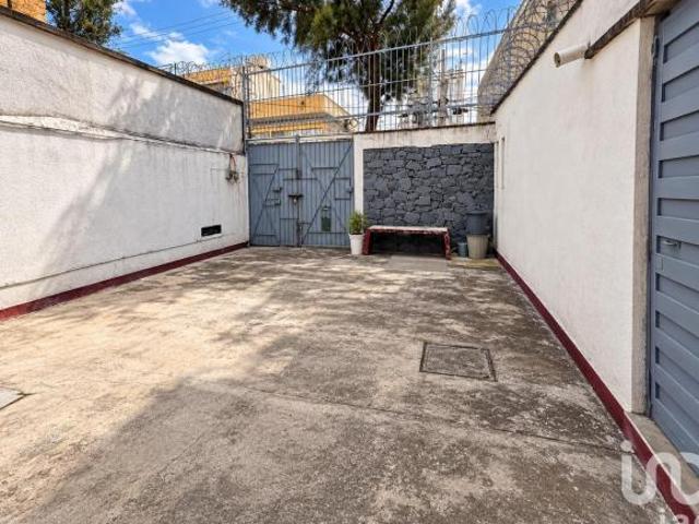 CASA CON USO DE SUELO MIXTO EN VENTA, LOMAS ESTRELLA, IZTAPALAPA