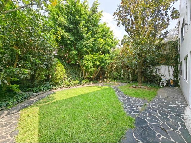 CASA CON USO DE SUELO SOBRE TLALPAN DE 530 m2