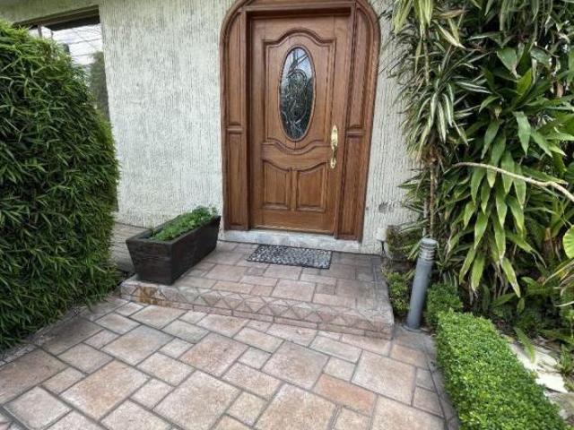 CASA CON USO PARA OFICINA EN VENTA EN JUAN PALOMAR Y ARIAS, LISTA PARA DESPACHO