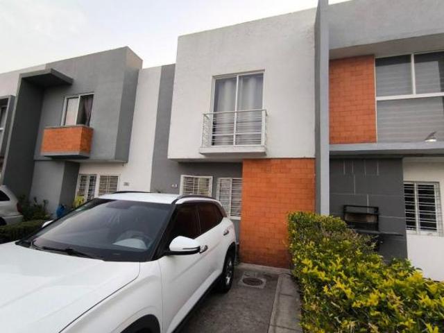 CASA CON VISTA AL JARDÍN EN COTO PRIV 3 REC 3 WC MOD FRESNO 102 FRACC PASEOS DE LOS PARQUES TLAQUEP