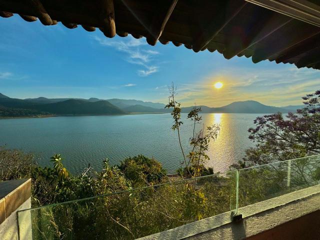 Casa con vista al lago en el centro de Valle