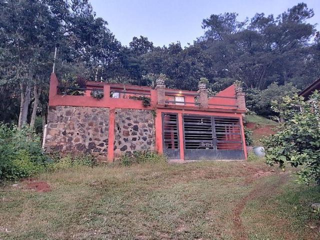 Casa con vista al lago y jard?n