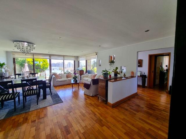 BOSQUES DE MONTEMAR CASA CON ESTILO EN CONCON