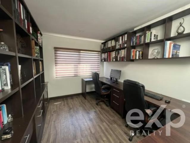 Casa con vista al Mar en Sector Rocas de Santo Domingo. 6 dormitorios por 25000.00 en Santo Domingo