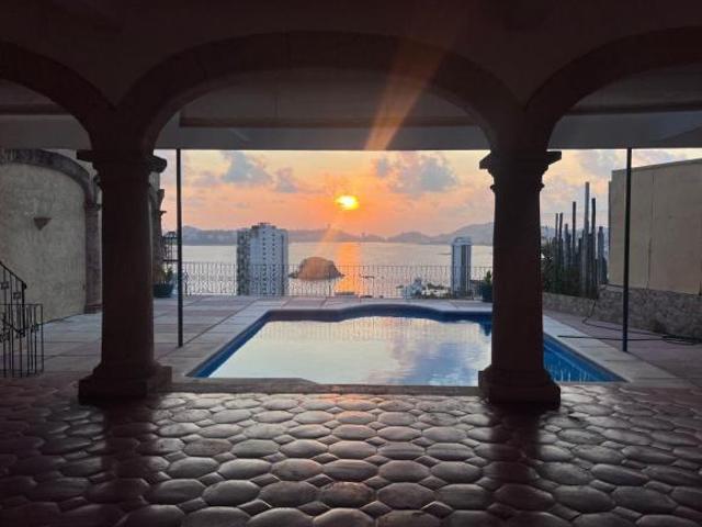 Casa con vista en Condesa Acapulco