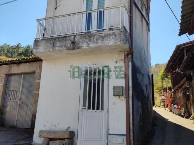 CASA CON VISTAS